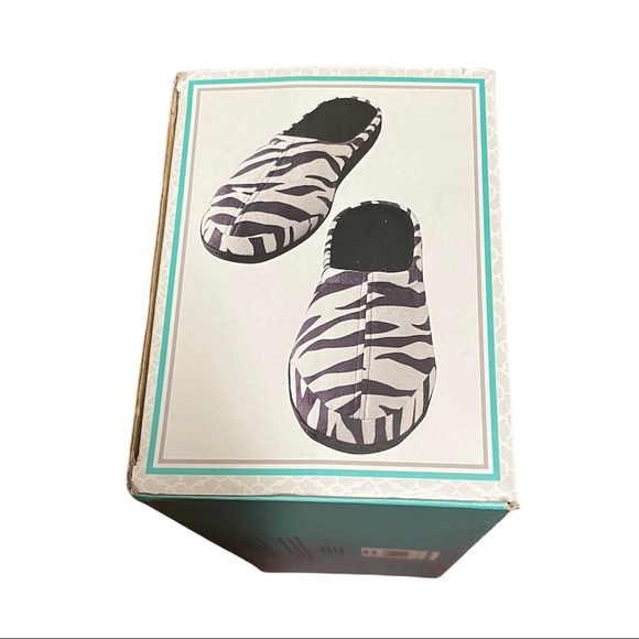 NEW Waverly Women’s Memory Foam Slippers size Large - Zebra print - Picture 3 of 5